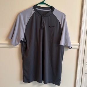 Nike blade style men’s golf polo size large like new